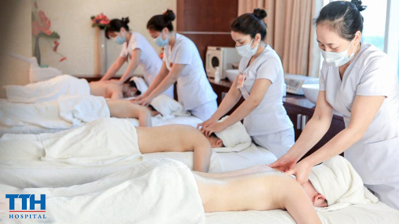 Không gian sang trọng, đẳng cấp, tiện nghi, tạo cảm giác thư giãn, thoải mái cho khách hàng.