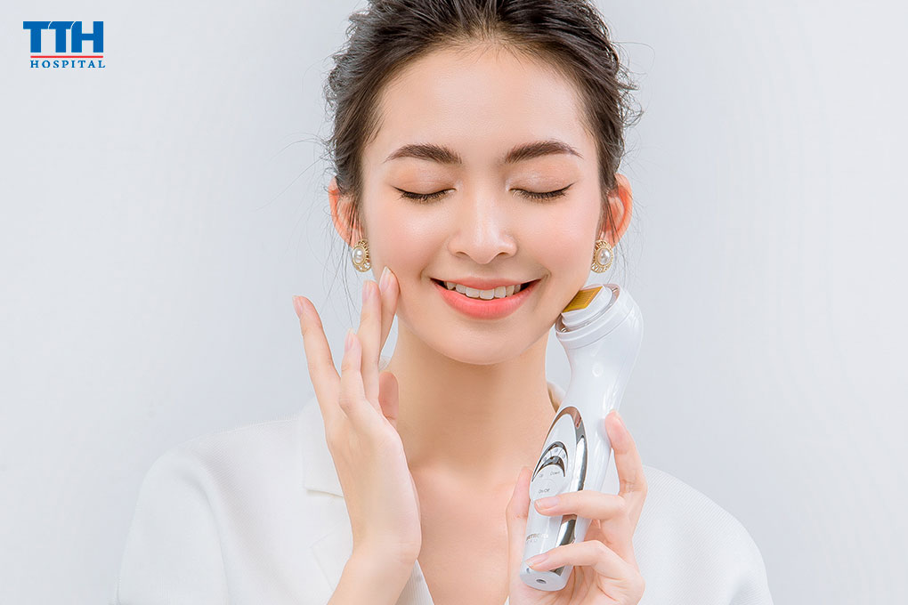 NHỮNG LỢI ÍCH KHÔNG TƯỞNG CỦA MASSAGE MẶT