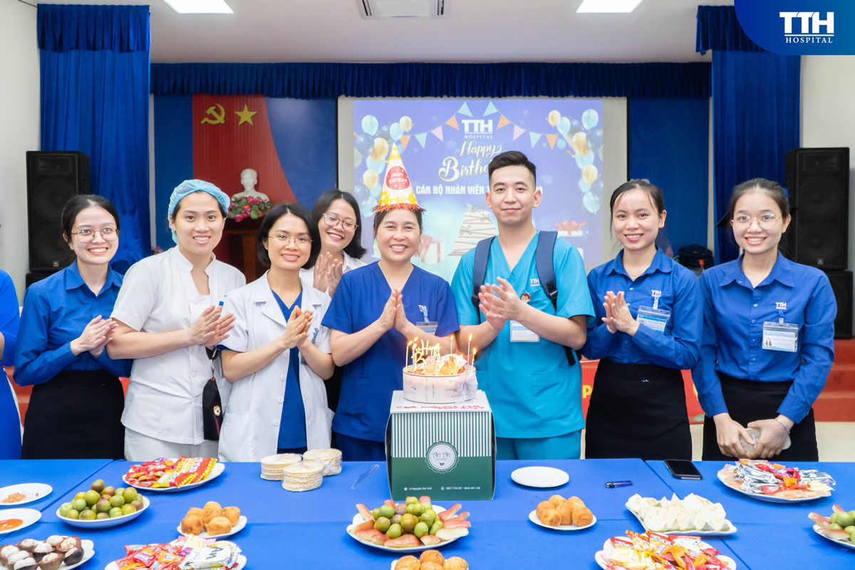 Bữa tiệc ngọt sinh nhật tháng 7
