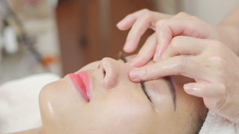 Bước 3 – Massage mặt