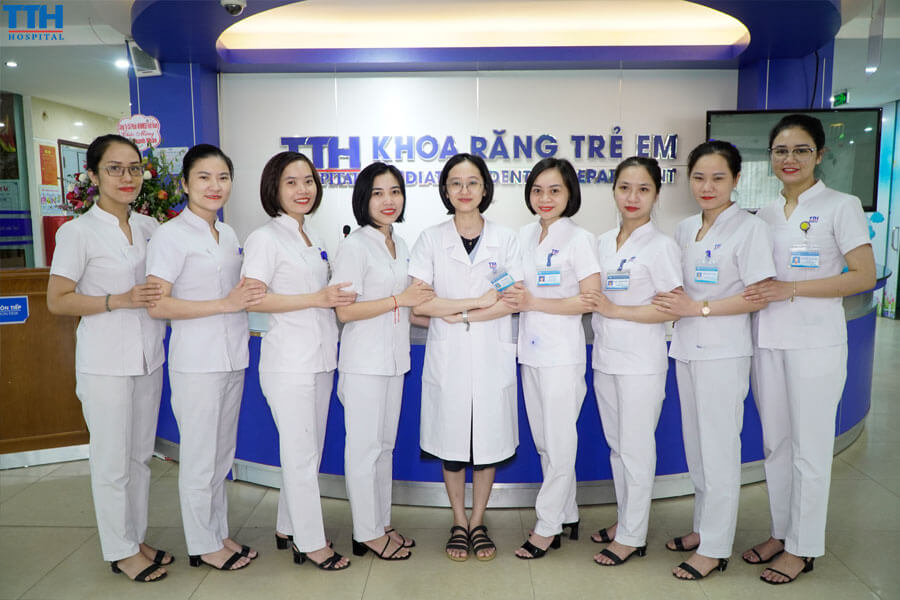 Bác Sĩ Võ Thị Trang - Trưởng Khoa Răng Trẻ Em, Bệnh Viện Thái Thượng Hoàng