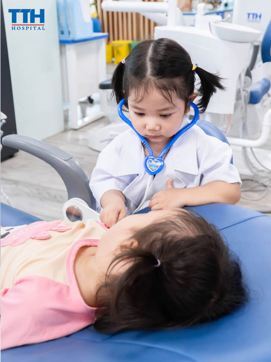 Chăm Sóc Răng Miệng và Trải Nghiệm Làm Bác Sĩ