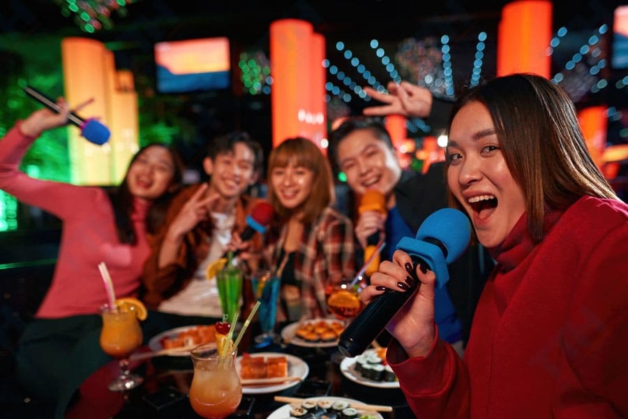 Chế Độ Ăn Uống Thiếu Kiểm Soát