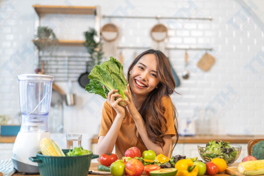 Chế độ ăn uống và lối sống hỗ trợ chăm sóc da