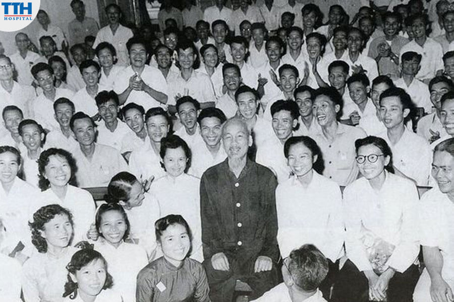Chủ Tịch Hồ Chí Minh - Biểu Tượng Của Tình Yêu Vô Hạn