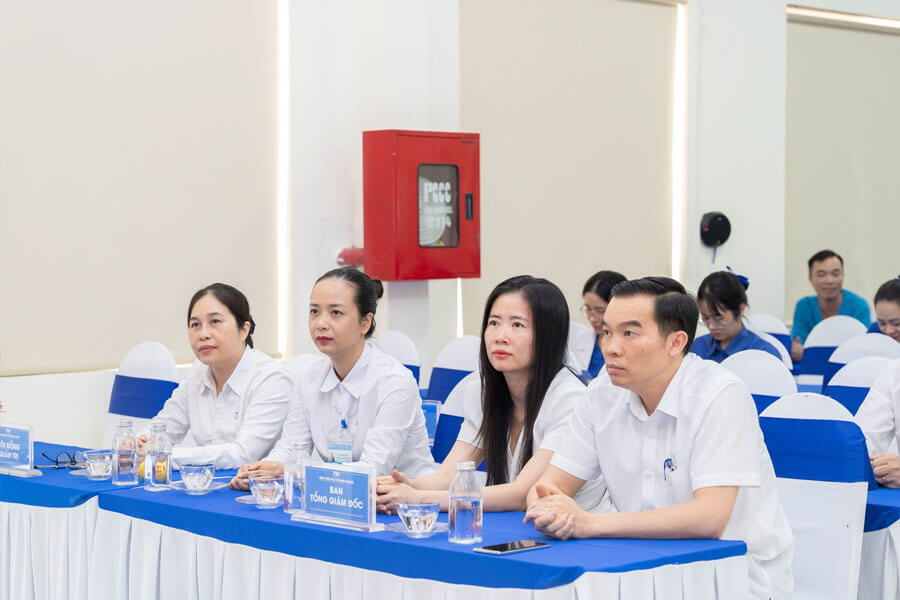 đại diện BGĐ các đơn vị, chi nhánh thuộc TTH Group