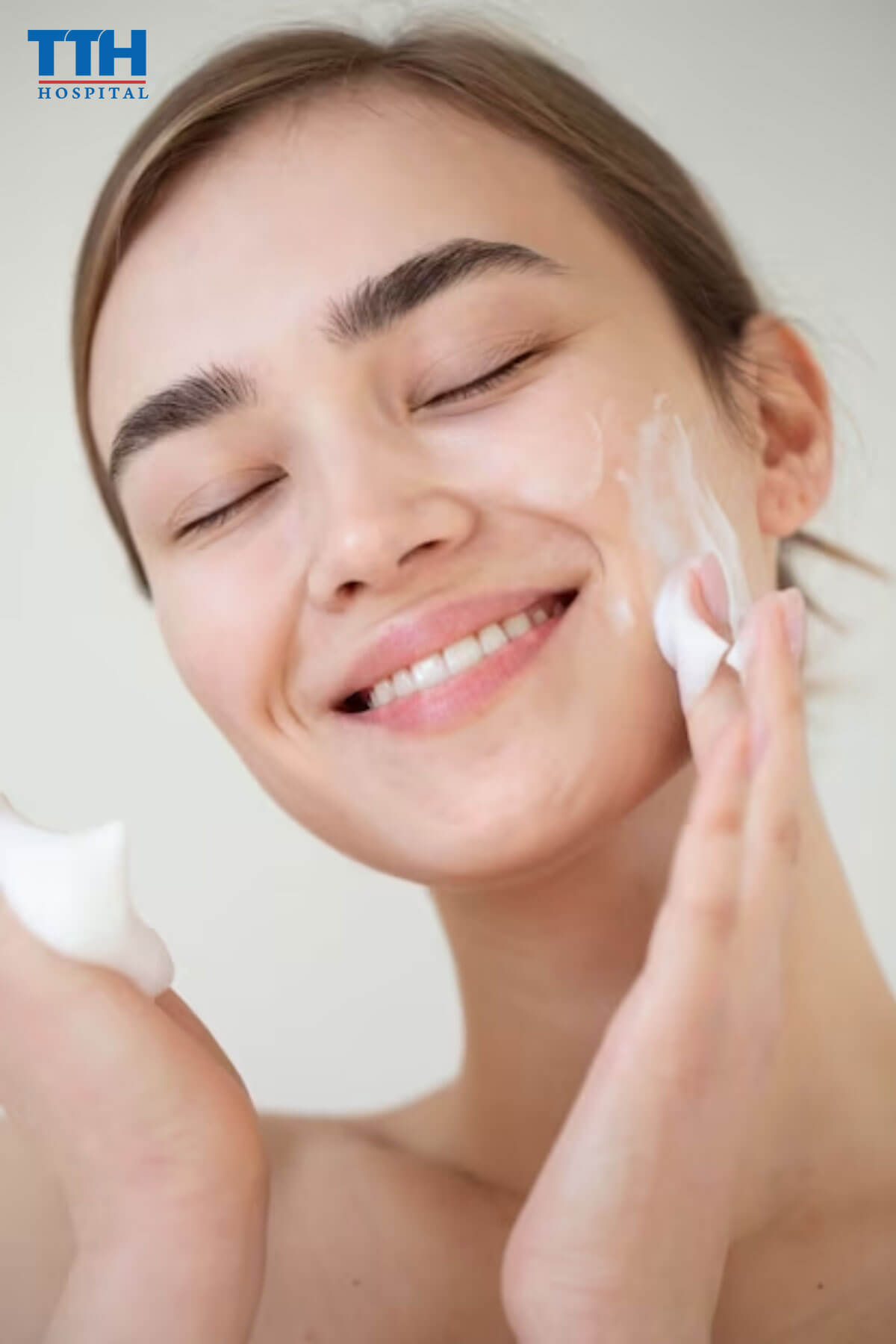 Dùng kem dưỡng ẩm Chăm sóc da dầu tại Vinh, Nghệ An