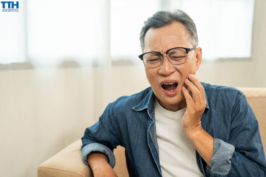 Giai đoạn sau phẫu thuật trồng răng implant