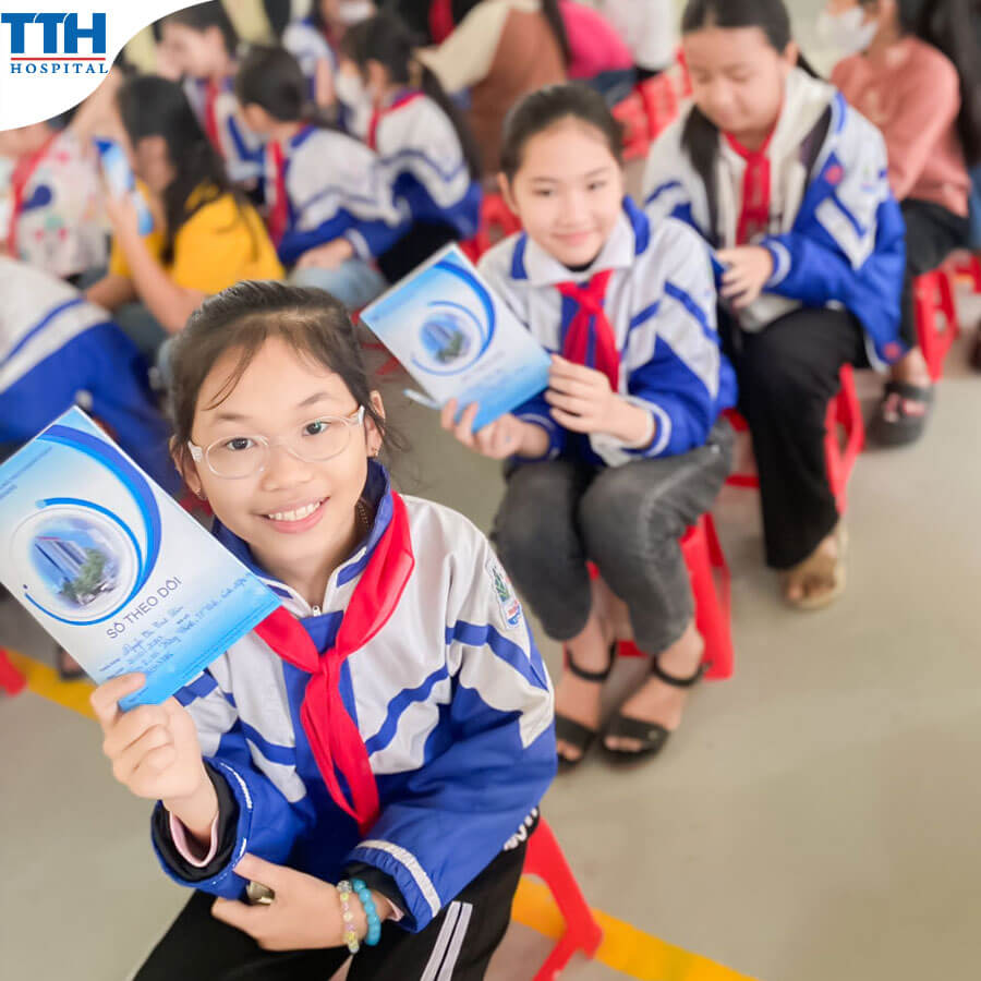 Chương trình Nha khoa học đường đã mang lại lợi ích thiết thực cho hơn 1.000 em học sinh,