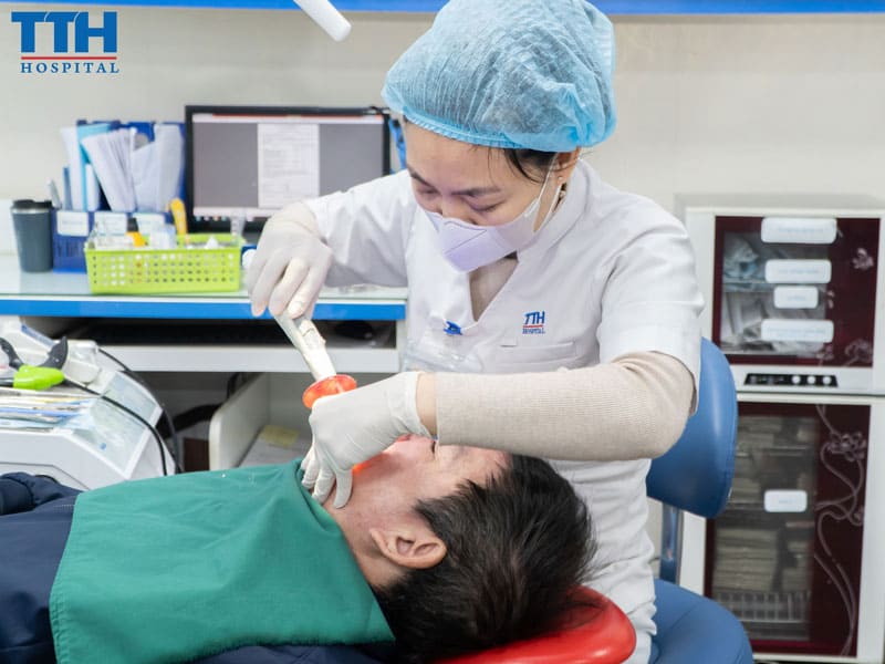 Khám răng định kỳ tại nha khoa