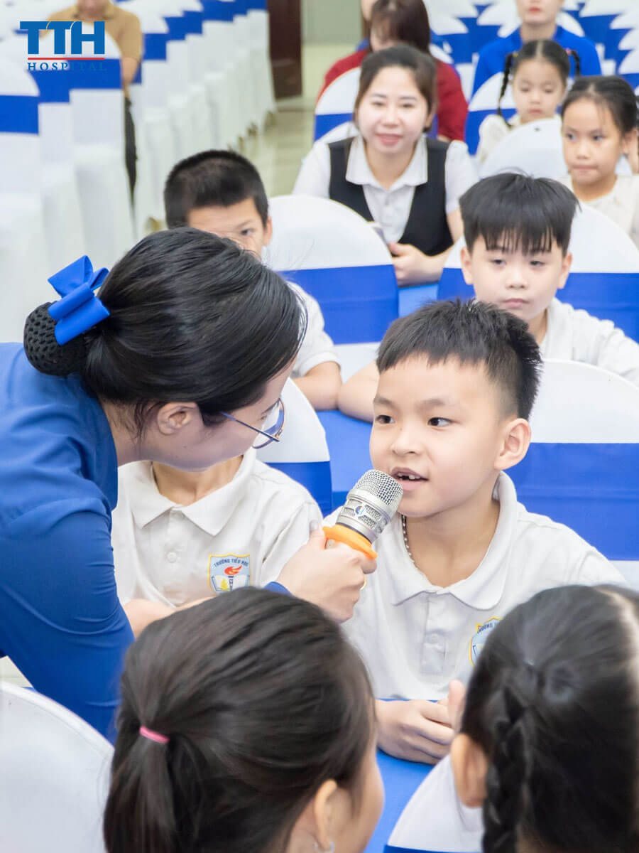 Kỉ Niệm Đáng Nhớ của các em học sinh trường Tiểu Học Việt Anh.