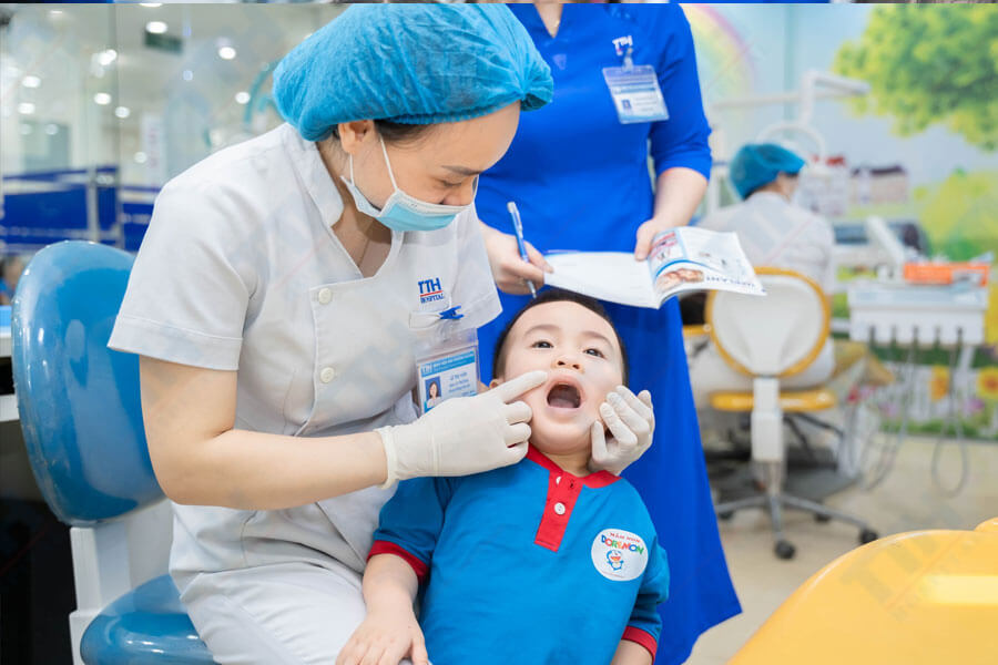 Kiểm tra sức khỏe răng miệng