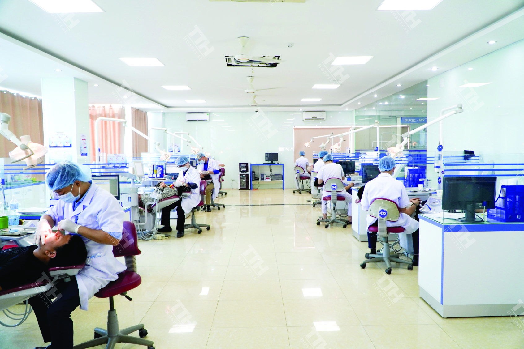 Bệnh viện Thái Thượng Hoàng là bệnh viện chuyên khoa Răng hàm mặt lớn nhất khu vực Bắc Miền Trung