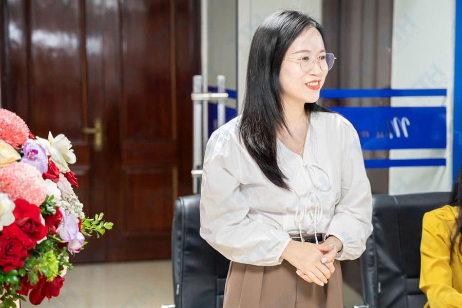 Lời cảm ơn từ đại diện nữ CBNV