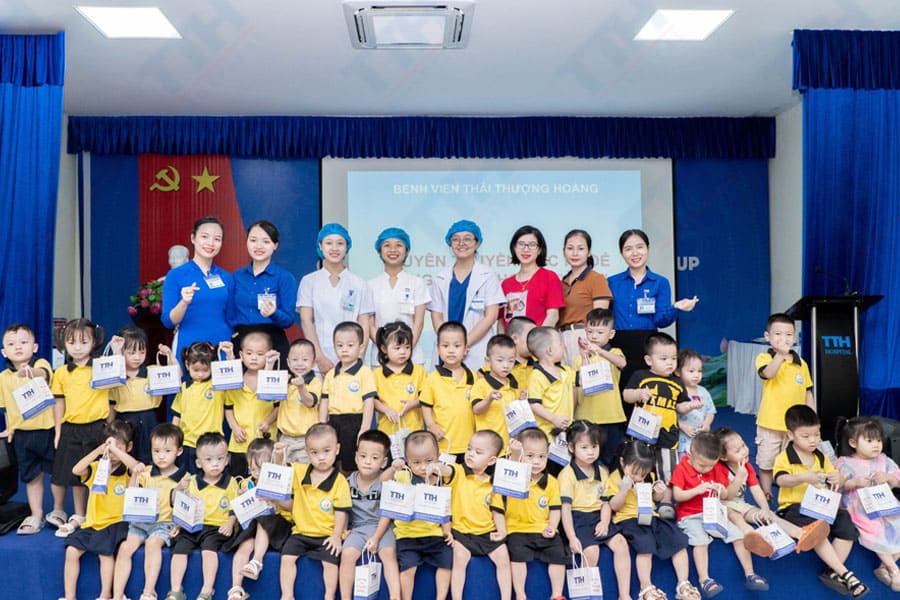 Lời Cảm Ơn và Chúc Mừng trường Mầm non Vàng Anh