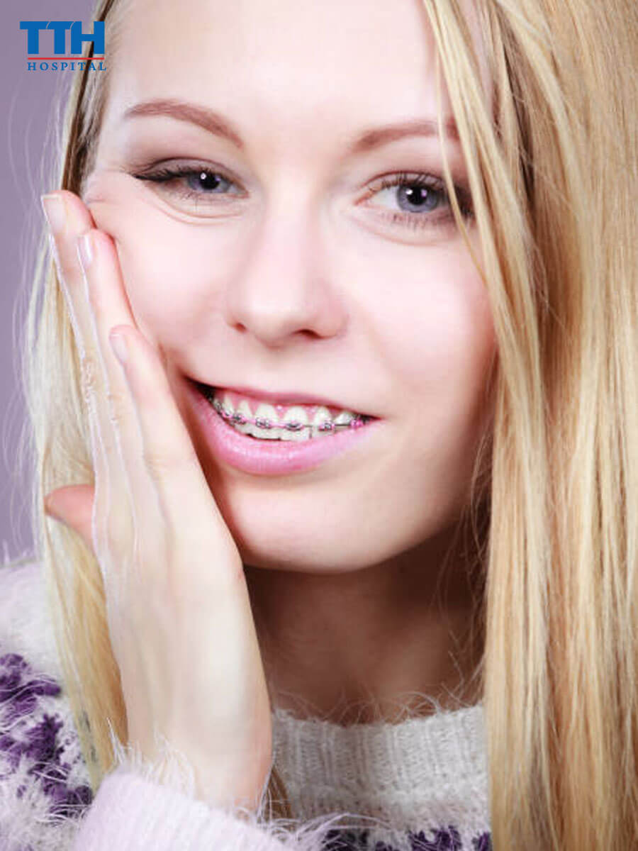 Massage Nướu khi niềng răng