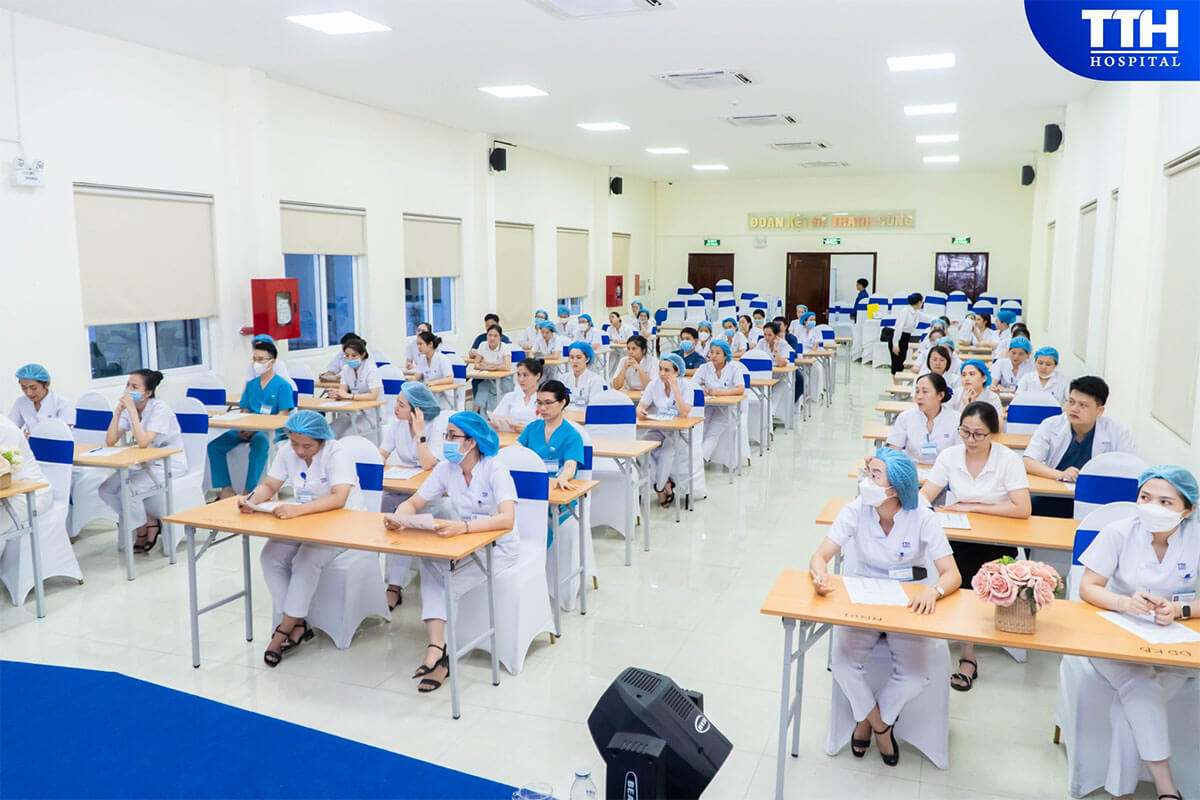 Một Kì Thi Để Nâng Cao Chất Lượng Y Tế