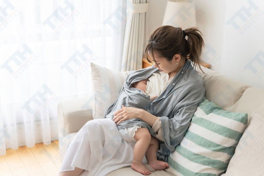 Những ảnh hưởng của việc nâng ngực đối với phụ nữ chưa sinh con