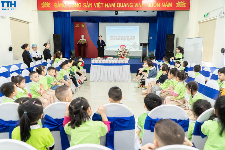 phần tuyên truyền chăm sóc răng đúng cách