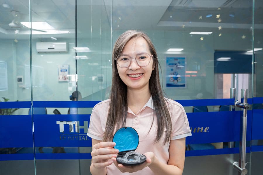 Quá Trình Thiết Kế và Nhận Khay Niềng