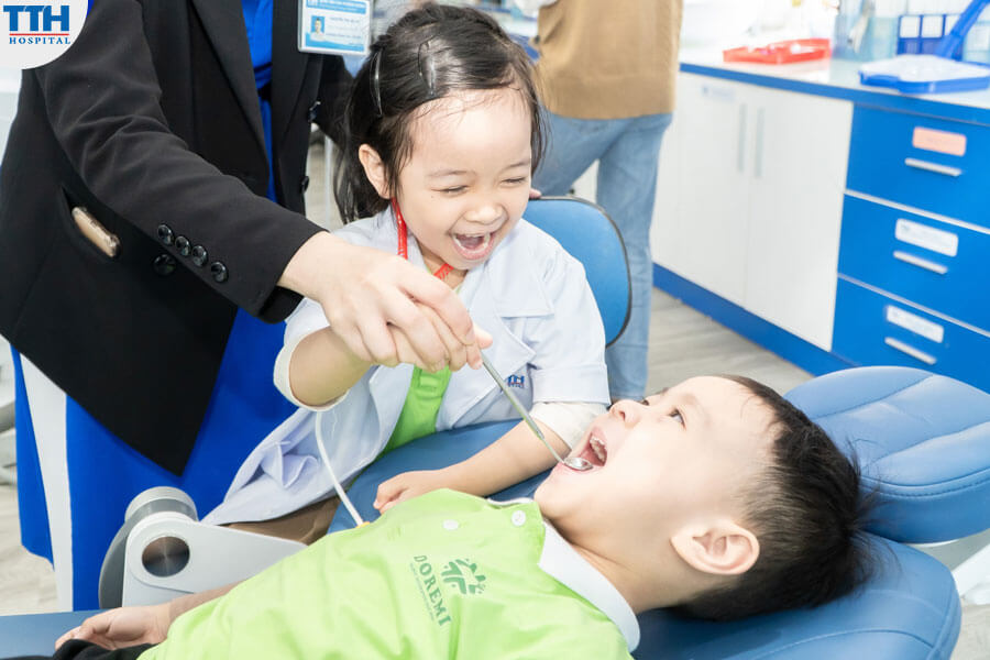 Sự hào hứng của các em nhỏ trường mầm non Năng Khiếu Đô Rê Mi