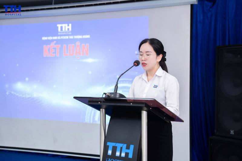 Thạc sĩ Phạm Thị Thành - Phó Giám đốc điều hành Bệnh viện ghi nhận và biểu dương