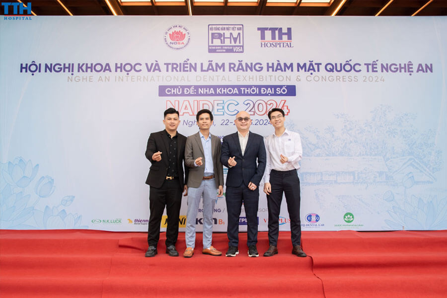 Thái Doãn Mạnh sinh năm 1993, là một trong những bác sĩ trẻ tuổi nhưng tài năng vượt trội trong lĩnh vực nha khoa.