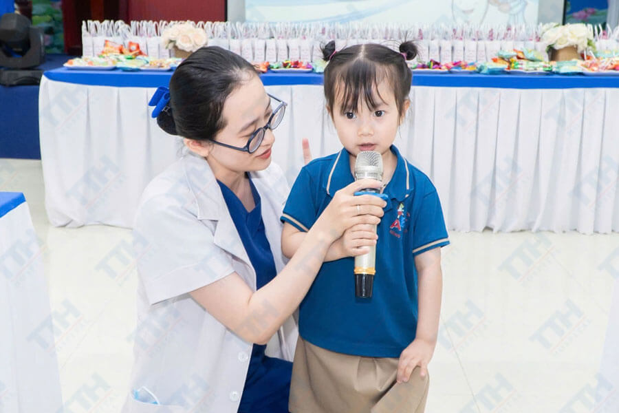 Tham gia buổi tuyên truyền sức khỏe răng miệng