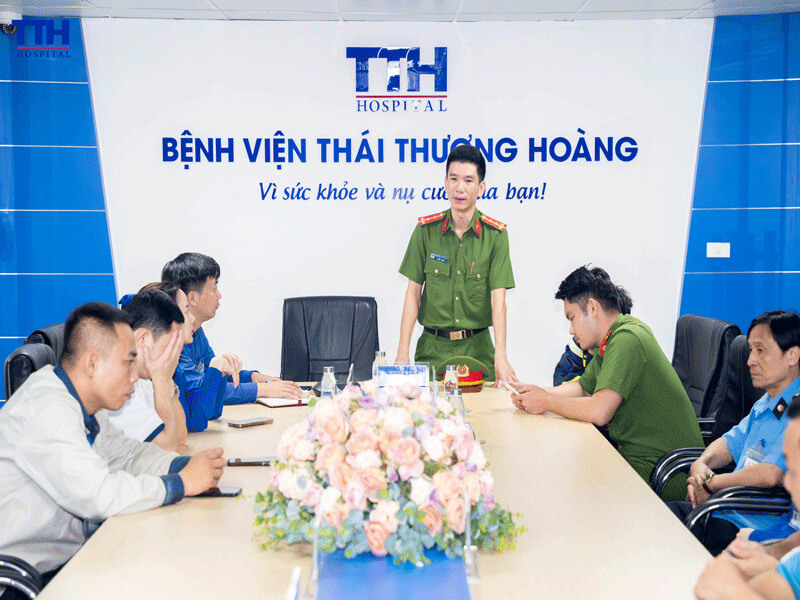 Thành phần tham gia