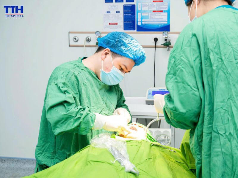 Trồng răng Implant Alphadent phù hợp với ai?