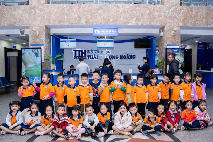 TTH Hospital Tour – Cầu Nối Gần Gũi Giữa Y Tế Và Giáo Dục