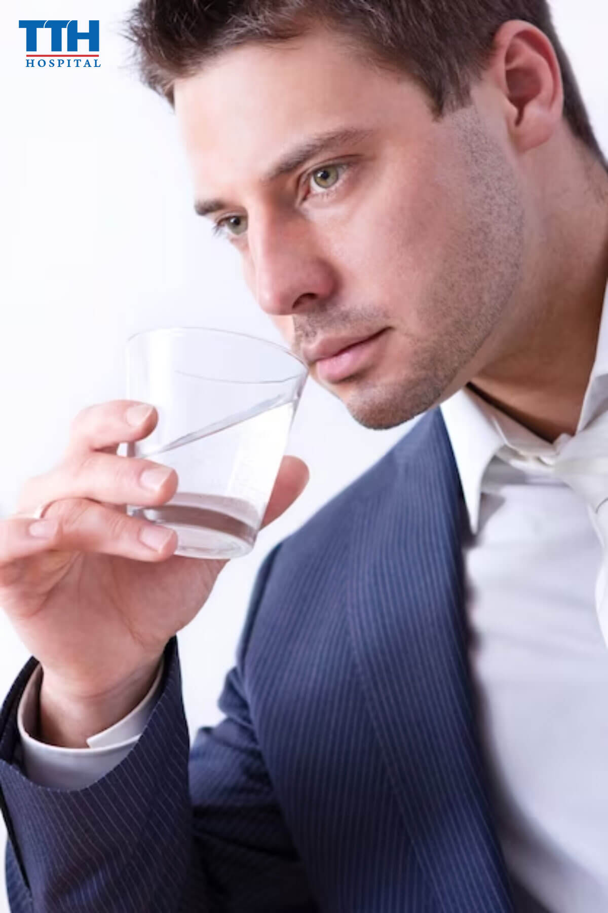 Uống đủ nước để chăm sóc da mặt luôn trắng mịn chăm sóc da nam giới tại vinh, nghệ an