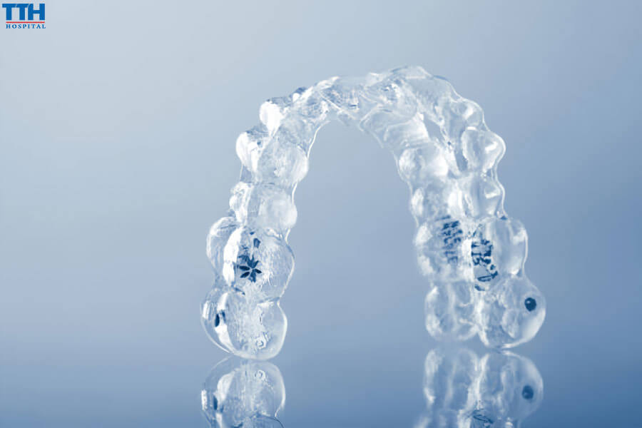 Vật Liệu Làm Nên Niềng Răng Invisalign