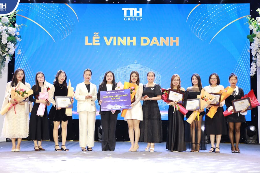 Vinh Danh Những Đóng Góp