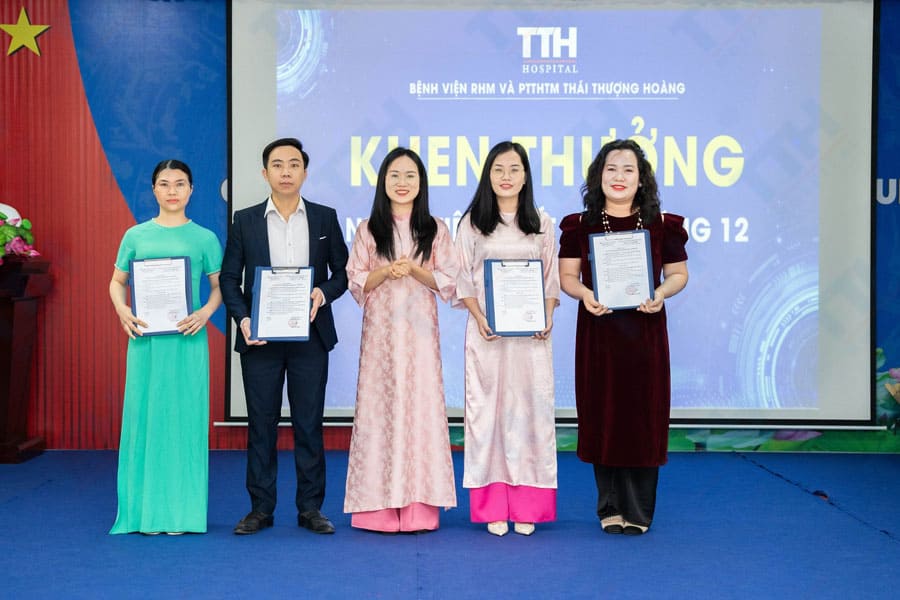 Vinh Danh Và Động Lực Thi Đua