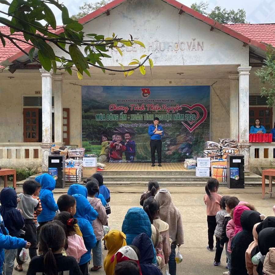 BÁNH CHƯNG XANH – GÓI TRỌN YÊU THƯƠNG: Xuân Ấm Áp Cho Đồng Bào Xiêng My