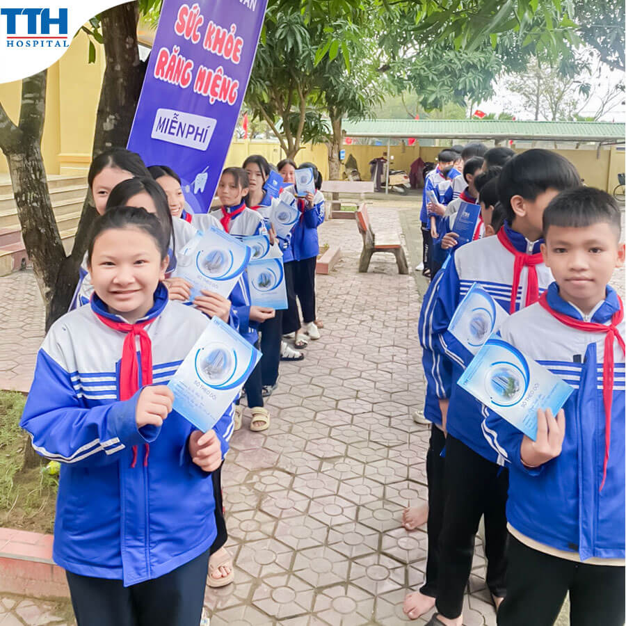 Chương Trình Nha Khoa Học Đường Trường Tiểu Học Nghi Trường và Trường Tiểu Học Hưng Chính