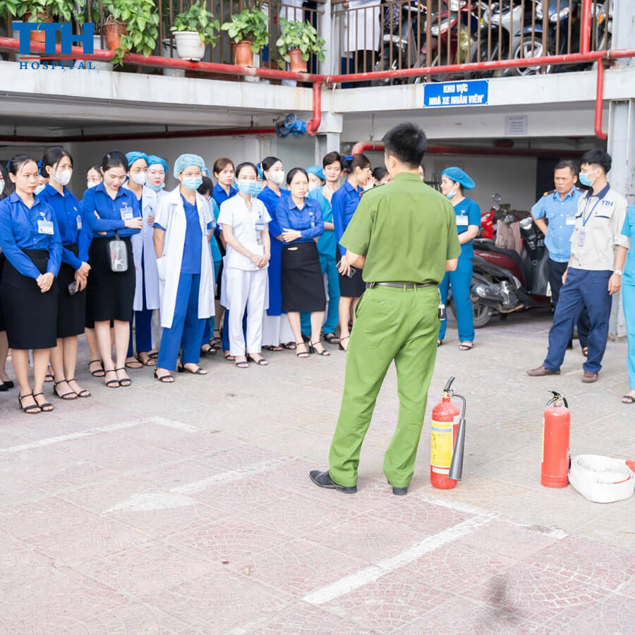 Nâng cao kỹ năng phòng cháy chữa cháy cho CBNV Bệnh viện Thái Thượng Hoàng