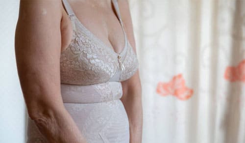 Nâng ngực chảy xệ: Sự khác nhau giữa có và không đặt túi