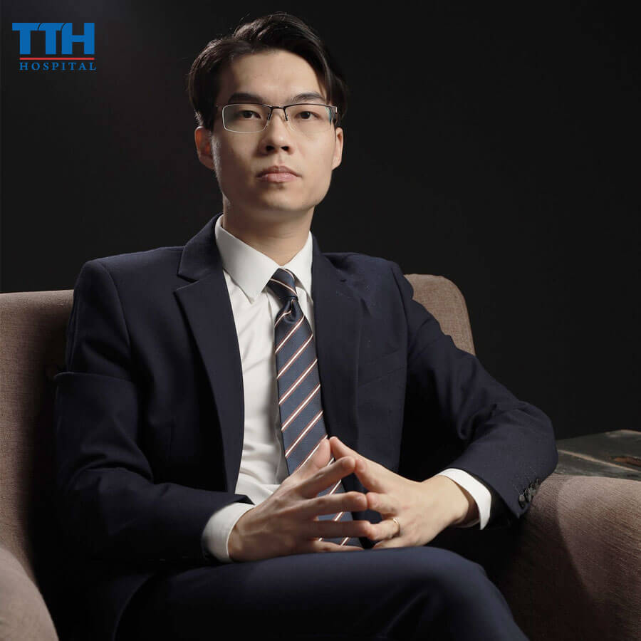Ths.Bs. Thái Doãn Mạnh - Chuyên Gia Implant Cao Cấp tại Bệnh Viện Thái Thượng Hoàng
