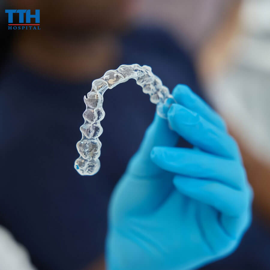 Vật Liệu SmartTrack: Cách Mạng Trong Niềng Răng Invisalign